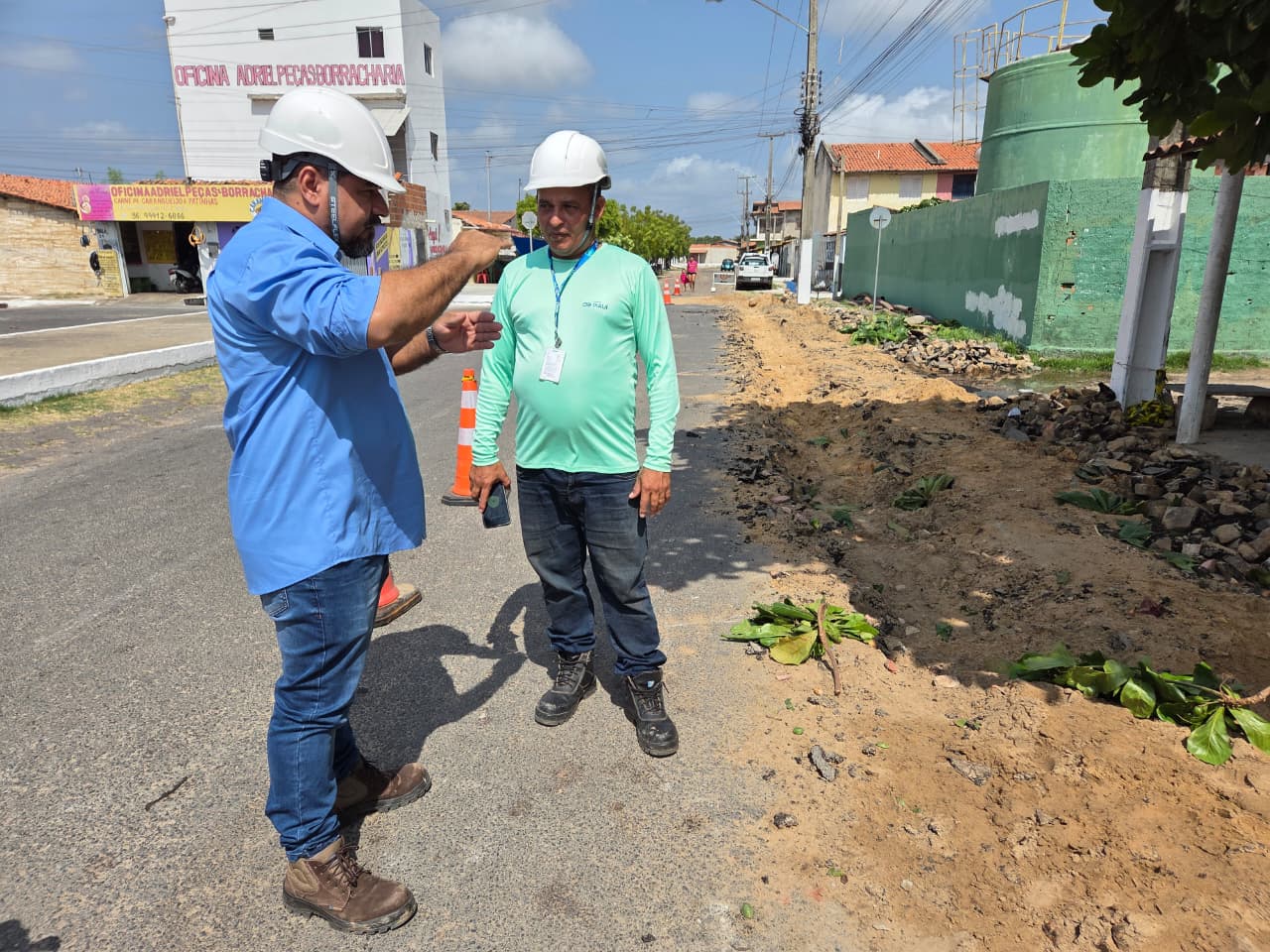 Obra no bairro Mendonça Clark, em Parnaíba, garante correto tratamento de esgoto