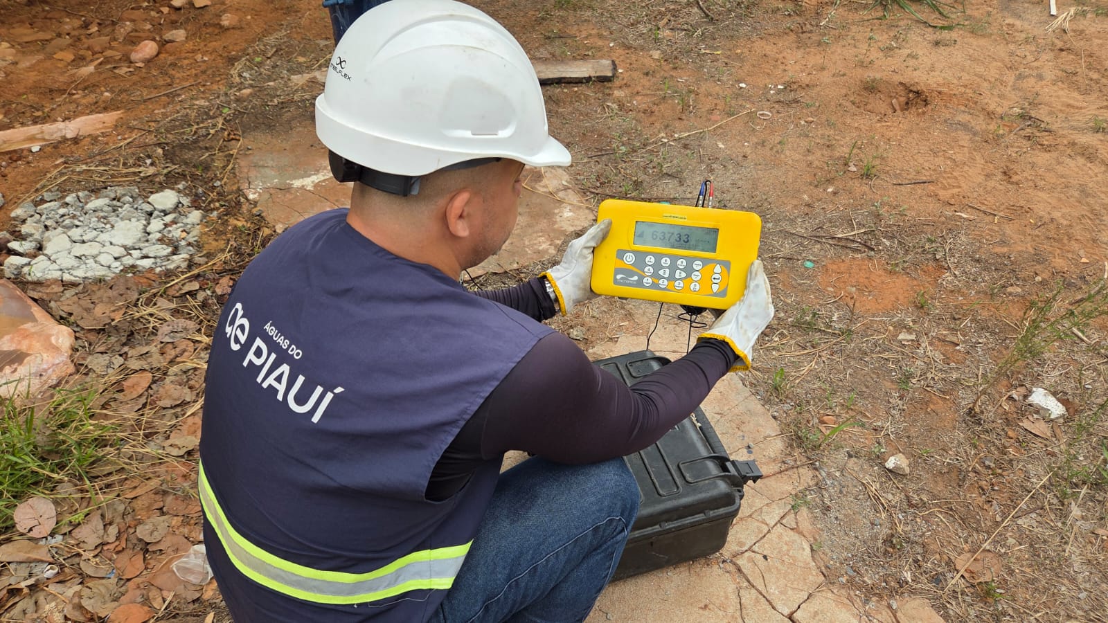 Águas do Piauí realiza força-tarefa para regularizar abastecimento no bairro Aerolândia