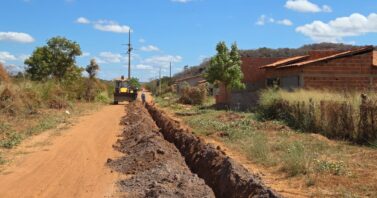 Obras de expansão da rede de água beneficiam moradores de dois bairros em Oeiras