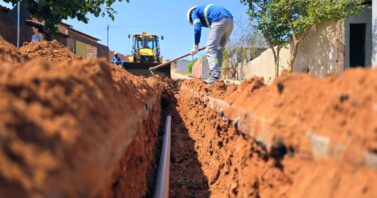 Águas do Piauí amplia sistema de abastecimento de Altos com 546 metros de novas redes e melhorias em 8 bairros