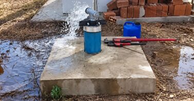Em Pio IX, Águas do Piauí ativa poço e instala gerador de energia para reforço no abastecimento